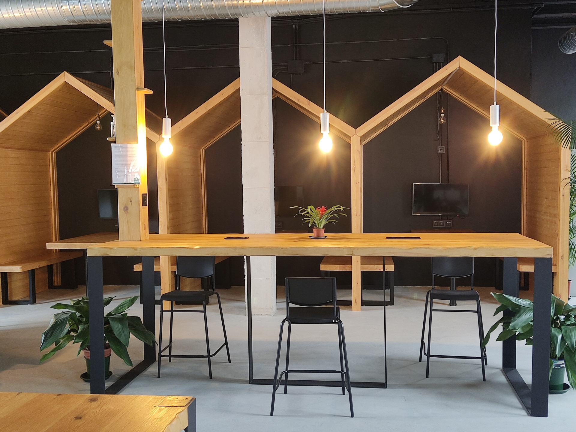 A smart coworking space